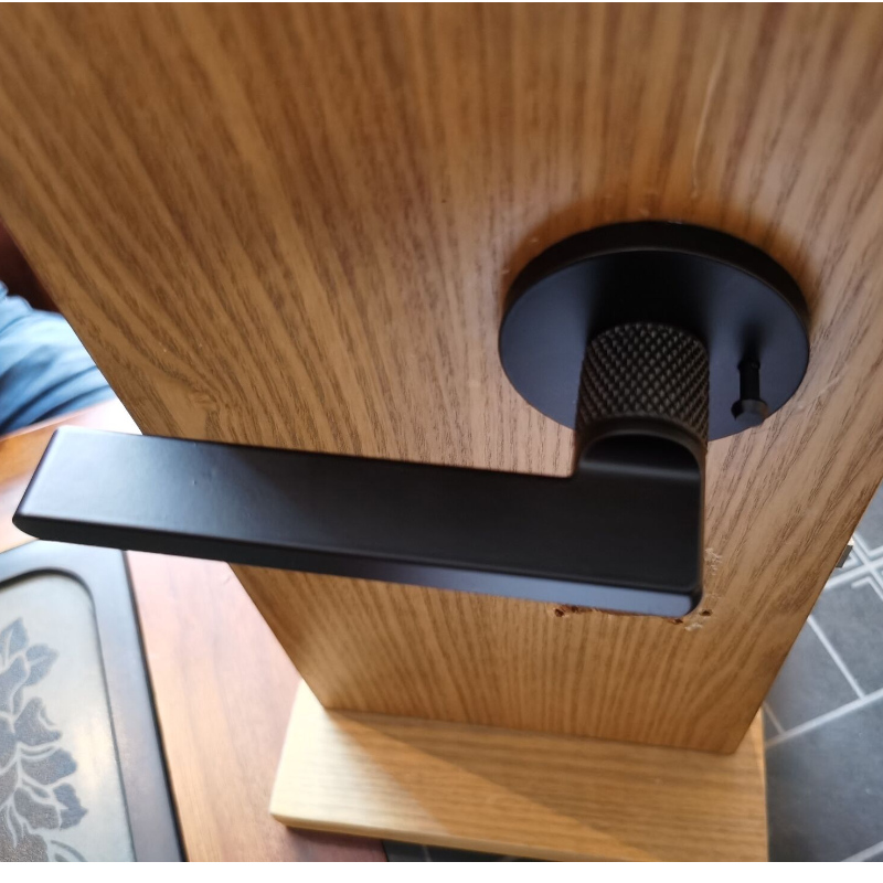 Knl006 Black Privacy Contemporary Knurled lever lock,interior push-button door knob